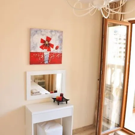 - South Bay Apartament Varna